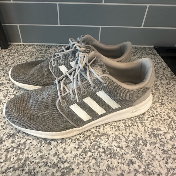 Adidas Women’s Shoes Size 9 - Picture 2 of 4